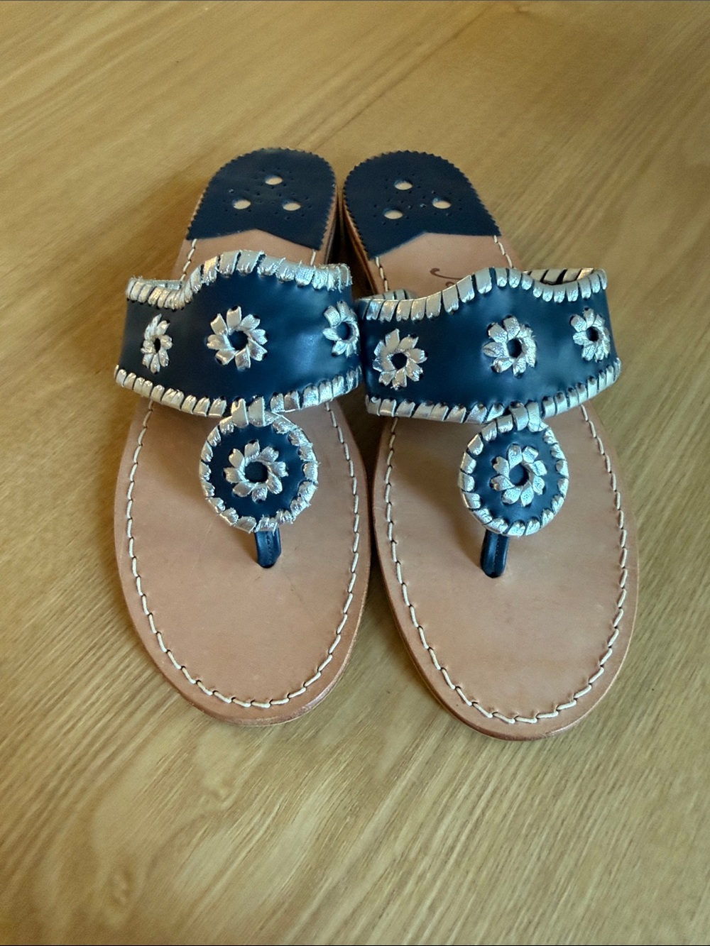 Jack Rogers Leather Navajo Thong Sandals Navy Metallic Silver NWOB 8M